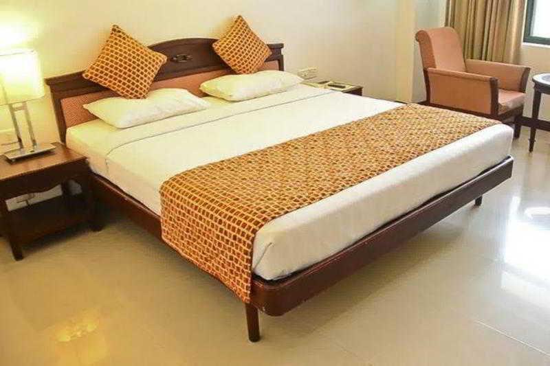 Golf View Hotels & Suites Недумбасери Екстериор снимка