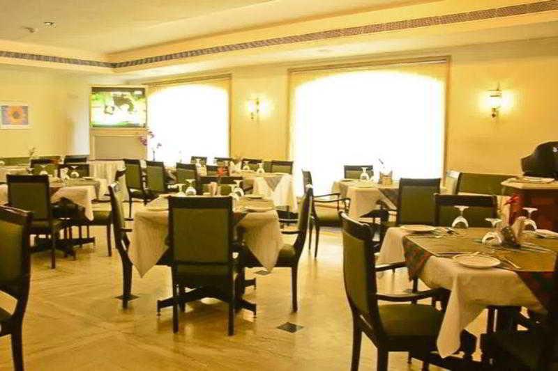 Golf View Hotels & Suites Недумбасери Екстериор снимка