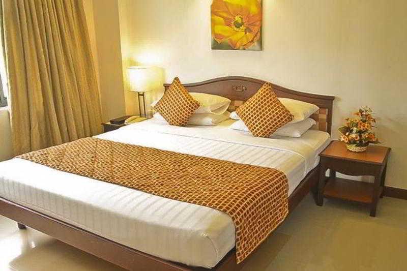 Golf View Hotels & Suites Недумбасери Екстериор снимка